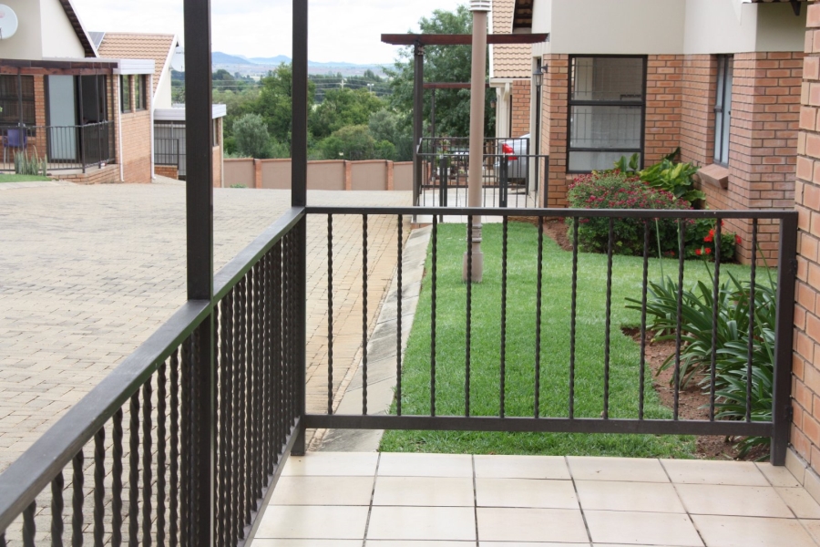 2 Bedroom Property for Sale in Langenhovenpark Free State